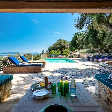 Kalokairi * Sivota (Lefkada)